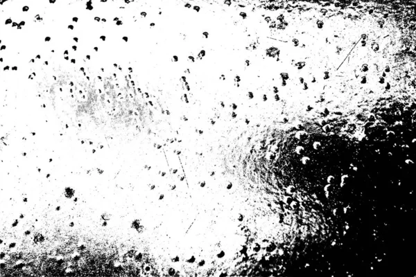 要旨白いトーンで黒の傷や亀裂を持つモノクロームの壁のテクスチャ — ストック写真