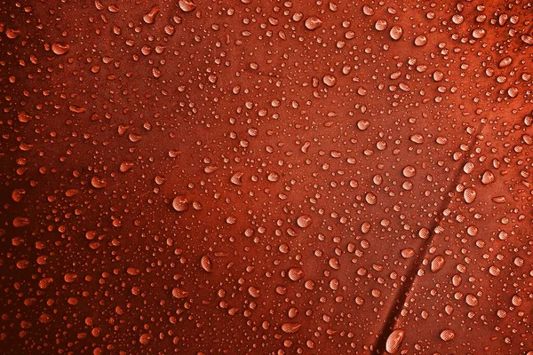 Vattendroppar Tyget Vatten Droppar Röd Bakgrund Kondensat Vatten Droppar Bakgrund — Stockfoto