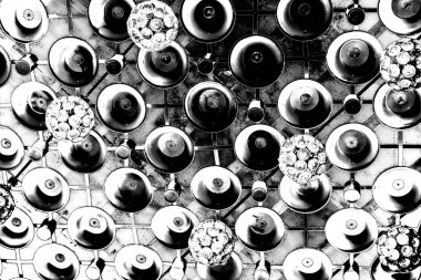 Demir plakalı tavan.