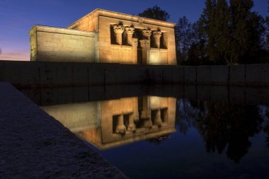 Debod Tapınağı yansımalar
