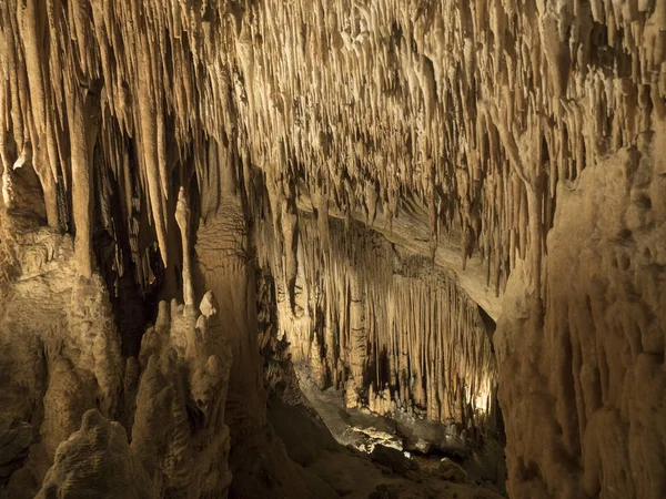 Yansıyan kaya ipuçları