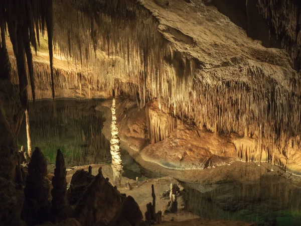 Küçük yeşil göl