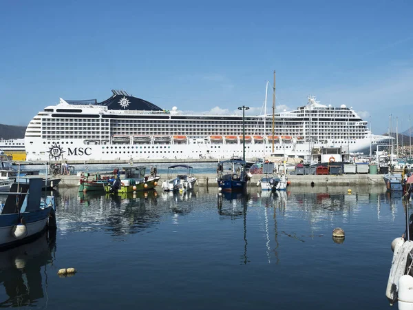 Ajaccio bağlantı noktası demirledi gemi cruise