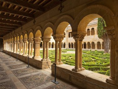 Benedictine Manastırı 'nın Kemerleri