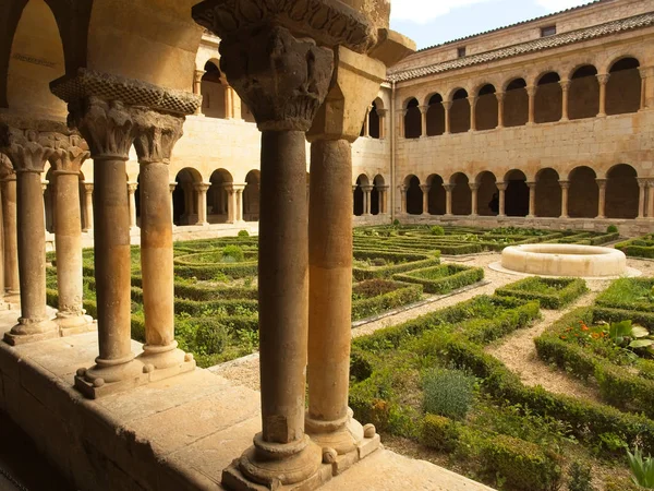 Jardines del Monasterio de Silos — Foto de Stock
