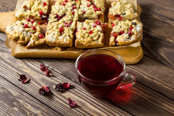 Leckeres Frühstück Der Koch Streut Puderzucker Auf Den Kuchen Hausgemachter — Stockfoto