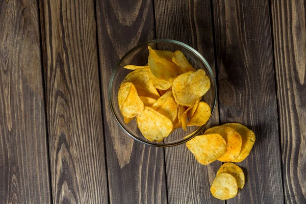 Virutas Una Placa Transparente Probando Patatas Fritas Comida Para Cerveza — Foto de Stock