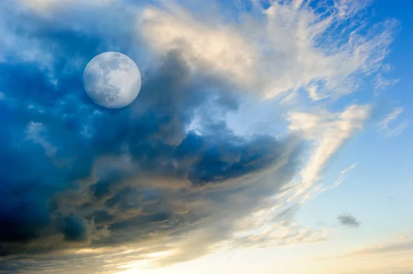 Luna Nubes Cielo — Foto de Stock