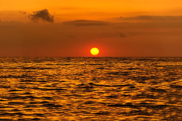 Horizon du coucher du soleil de l'océan — Photo