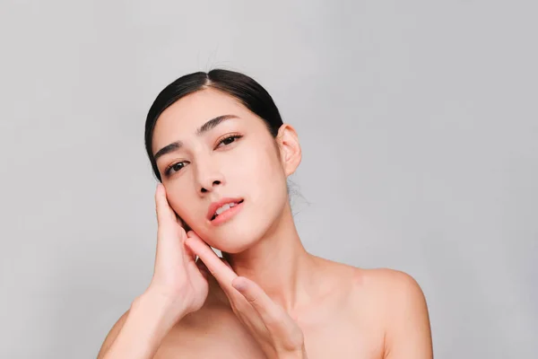 Piękna Azjatka Młoda Azjatka Czystą Jasną Skórą Kosmetyczna Koncepcja Piękna — Zdjęcie stockowe