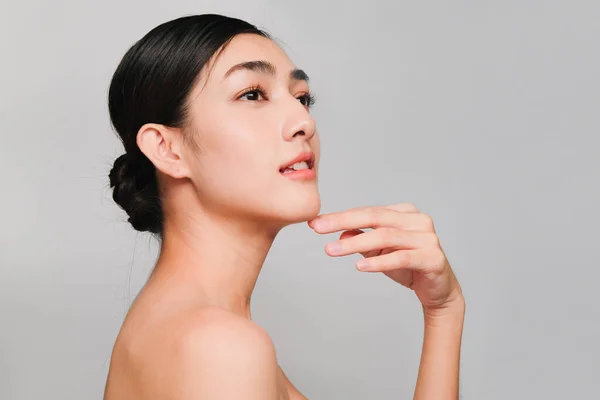 Jong Mooi Aziatisch Vrouw Met Schone Heldere Huid Cosmetische Schoonheid — Stockfoto