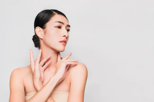 Młoda Piękna Azjatycka Kobieta Czystą Jasną Skórą Cosmetic Beauty Concept — Zdjęcie stockowe