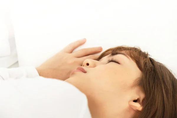 Beautiful Asian Women Short Hair Wearing White Shirts Sleeping White — Stock Photo, Image