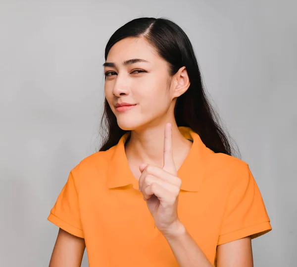 Jeune Belle Femme Asiatique Longs Cheveux Noirs Portait Shirt Orange — Photo