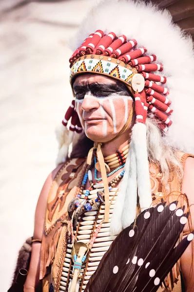 Portrait of american indian chief — Stock Photo, Image