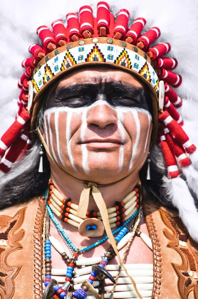 Portrait of american indian chief — Stock Photo, Image