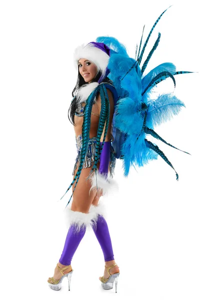 Улыбающаяся красивая девушка в ярком карнавальном костюме — стоковое фото