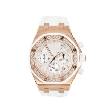 Plastik kayışlı gül sarısı kronograf saat, beyaz arka planda ön görüş