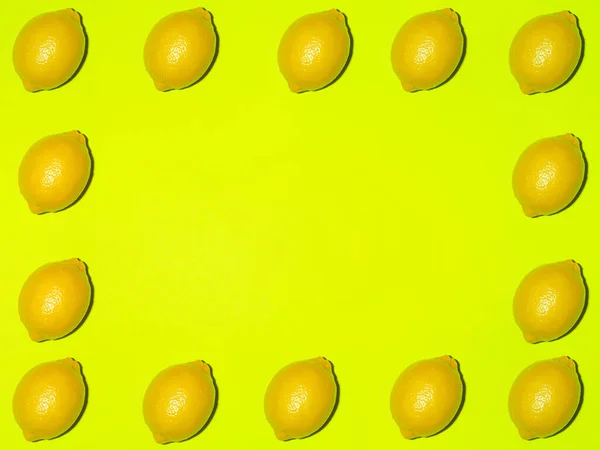 Patrón Colorido Frutas Limones Frescos Sobre Fondo Verde Claro Vista — Foto de Stock