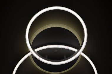 Mutfak ışığını kullanarak ışıkla oyna..