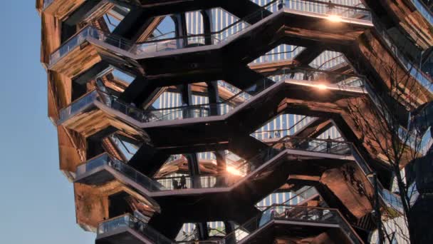 Das Schiffsdenkmal auf den Hudson Yards in Manhattan, New York City — Stockvideo