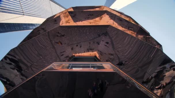 纽约市曼哈顿哈德逊场的船只纪念碑 — 图库视频影像