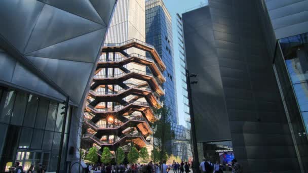 Le monument aux navires sur les chantiers Hudson à Manhattan, New York — Video