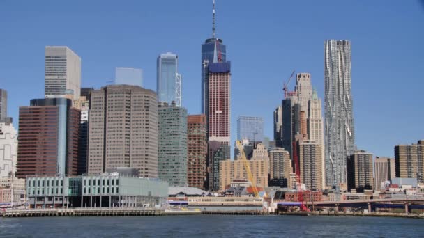Manhattan Downtown Skyline von Brooklyn Heights, New York City — Stockvideo