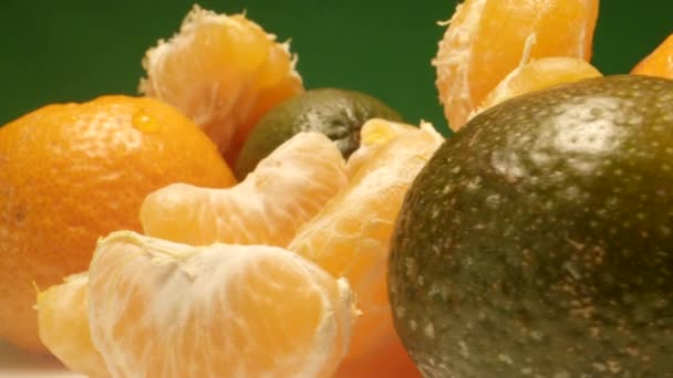 Mandarijn Sinaasappels Draaien Extreme Close Macro Shot Met Groen Scherm — Stockvideo