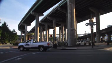Richmond Virginia 'dan Düşük Açılı Otoyol ve Tren Geçidi