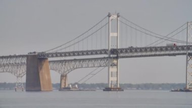 Chesapeake Bay Köprüsü 'nde trafik var.