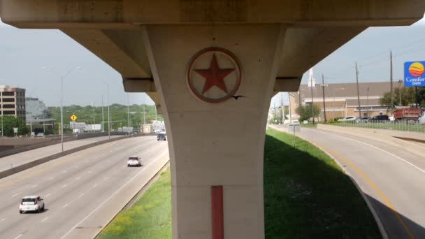Dallas Highway Oszlopok Texas Lone Star Szimbólum Super Lassú Motion — Stock videók