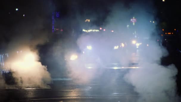 Geceleyin New York Şehri Buharı Dumandan Geçen Aşırı Yavaş Hareket — Stok video