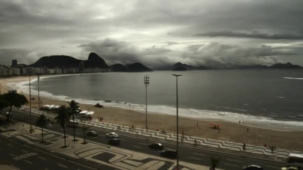 Copacabana Beach Rio Janeiro Zeitraffer Einem Bewölkten Tag — Stockvideo
