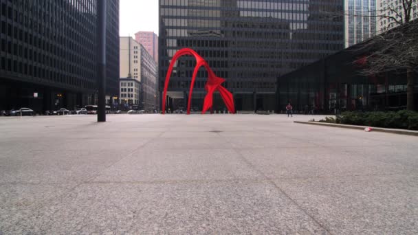 Calders Flamingo Skulptur Auf Dem Federal Plaza Chicago Illinois Usa — Stockvideo