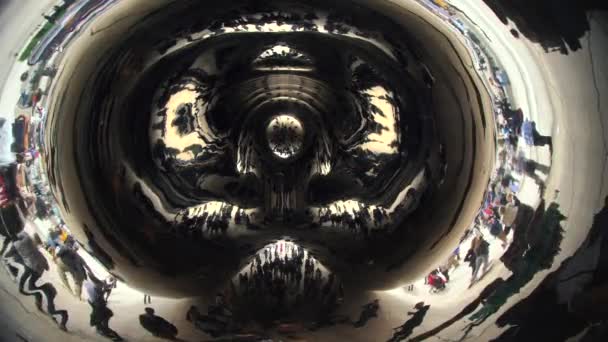 Внутри Скульптуры Фасоли Парке Тысячелетия Чикаго — стоковое видео
