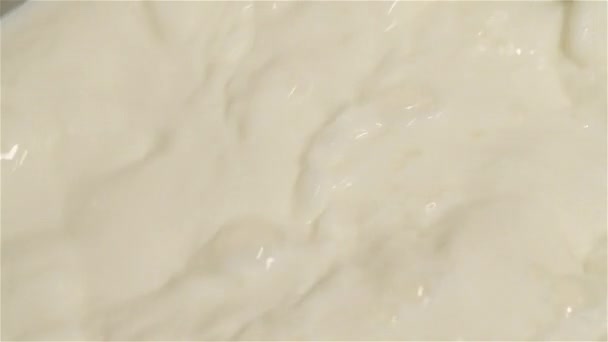 Крупним Планом Повільний Рух Змішування Молока Машині — стокове відео