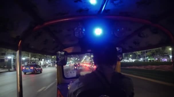 Тук Тук Ехать Бангкоке Ночью — стоковое видео
