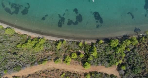 Belle Côte Méditerranéenne Bleue Avec Bateaux Vue Aérienne Haut Vers — Video