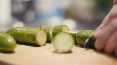 Evde Pişirilen Dilimleme ve Ezme Taze Salatalıkları