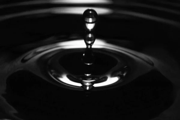 Disturbed Water Surface Drop — Stock Photo, Image