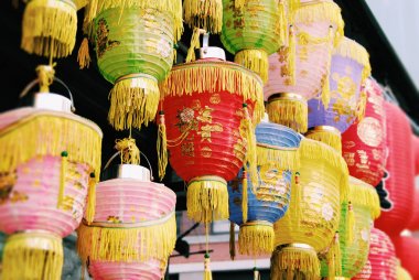 Çince fenerler bir piyasadaki kağıt