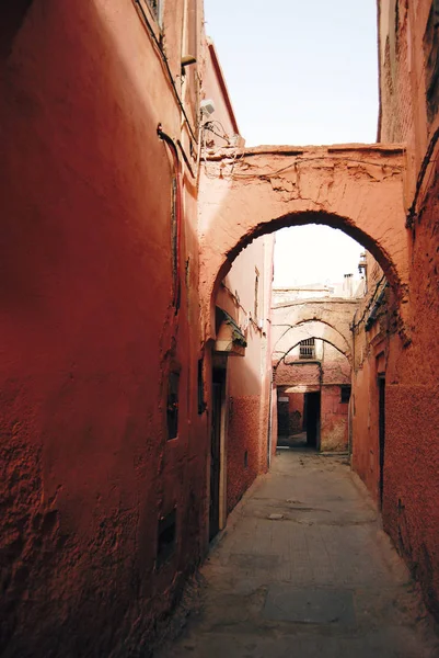 Calle arqueada en medina — Foto de Stock