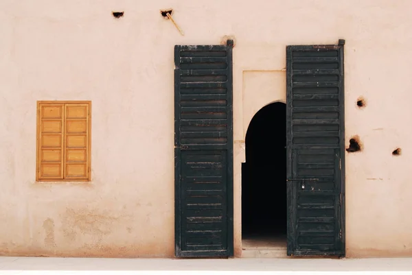Puerta del Palacio de El Badi, Marrakech — Foto de Stock