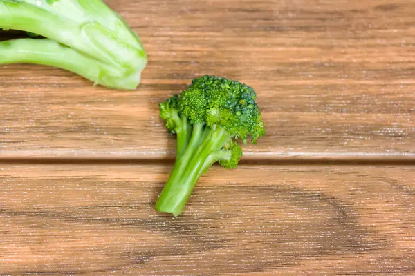 Sepotong Brokoli Hijau Atas Tampilan Dengan Sepotong Brokoli Satu Sudut — Stok Foto