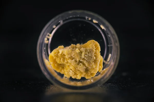 Cannabis extraction wax crumble isolated — Stock Photo, Image