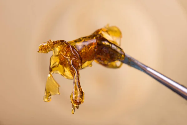 Detailaufnahme von Marihuana-Ölkonzentrat aka Shatter Tub — Stockfoto