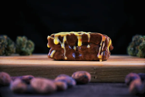 Weed chocolate brownie — Stock Photo, Image