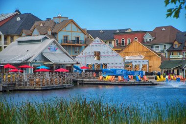 Collingwood, Tarih, Kanada - 19 Temmuz 2017: Görünümü restau ve gölet