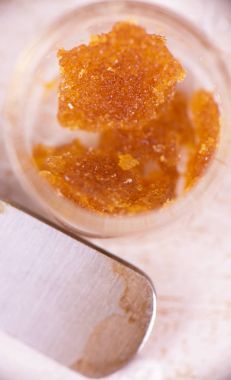 Esrar konsantre canlı reçine (tıbbi marijuan çıkarılan